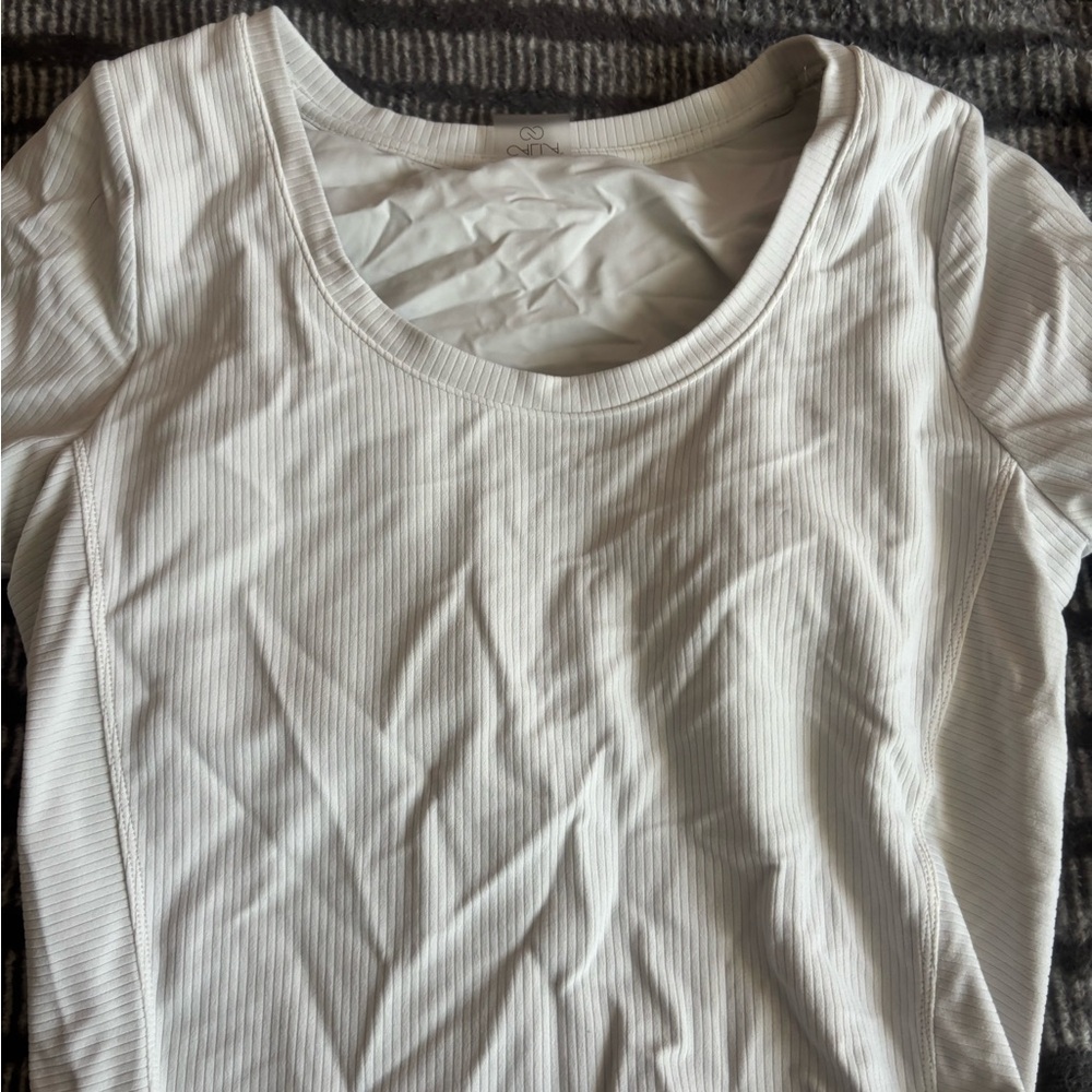 CALIA by Carrie Underwood White Ribbed Short Sleeve Tee